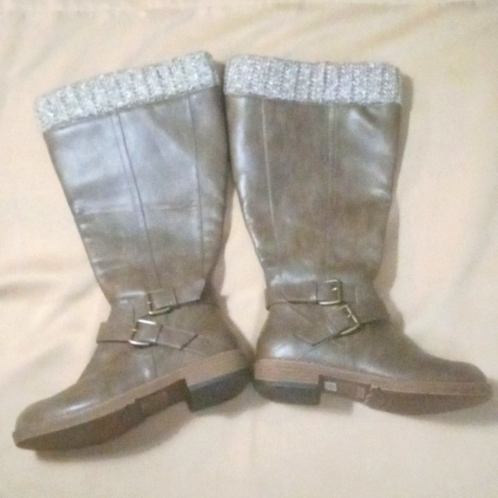 TORRID 7.5 TAUPE WIDE CALF SWEATER TOP BOOTS NWOT